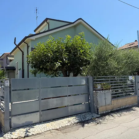 Se285 - Senigallia, Luminoso Bilocale Con Corte Esterna, A Pochi Passi Dal Centro Di *